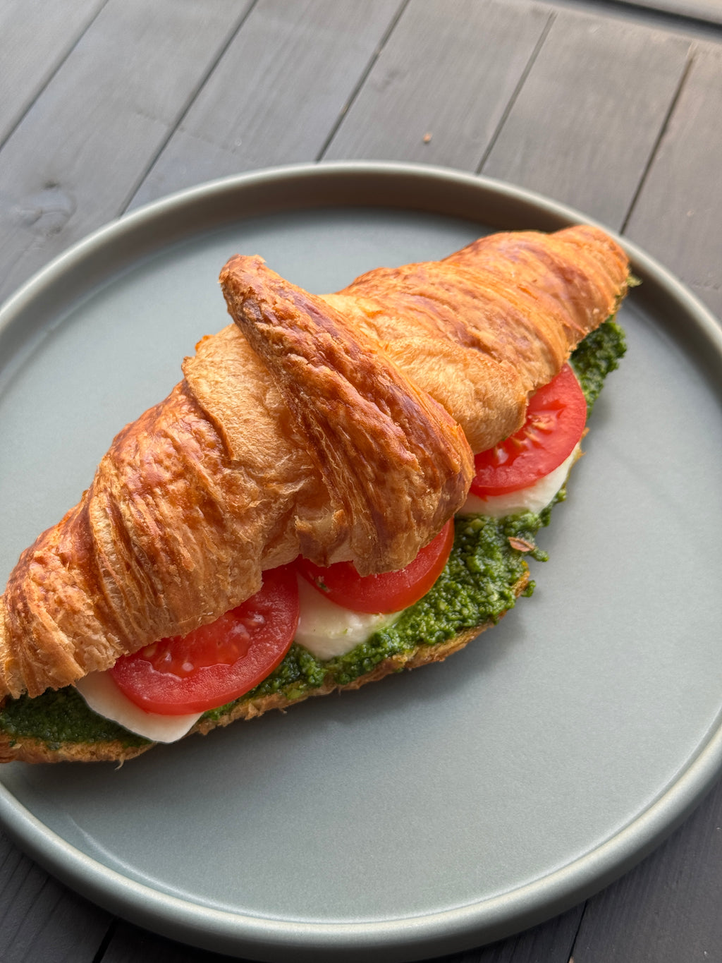 Karulaugupestocroissant