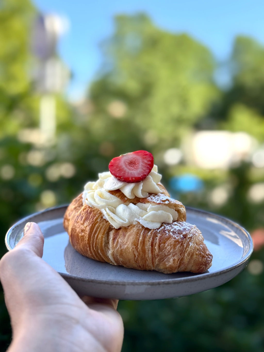 Maasika-rabarberi-mascarpone-croissant
