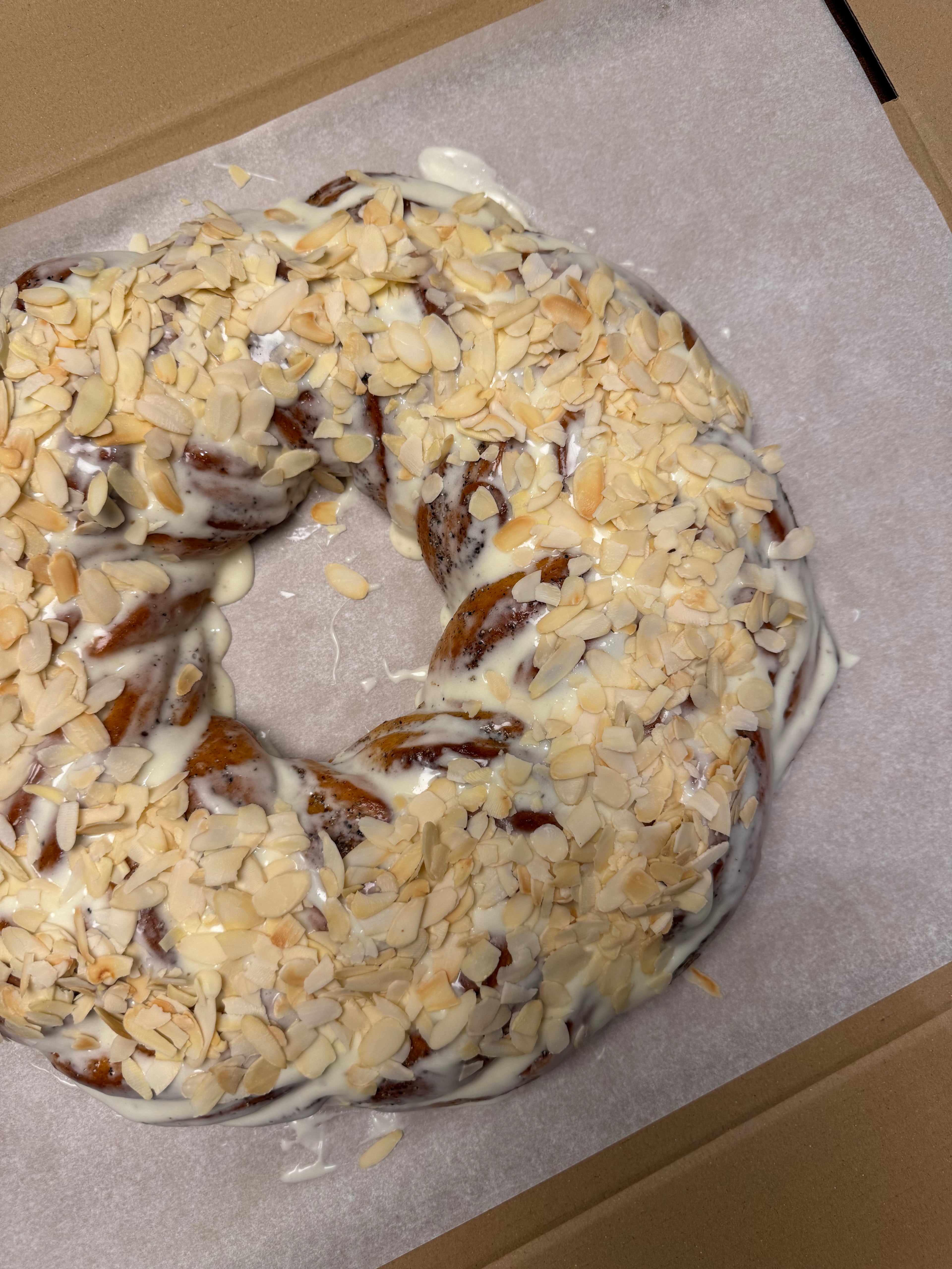 Kaneeli-toorjuustukringel