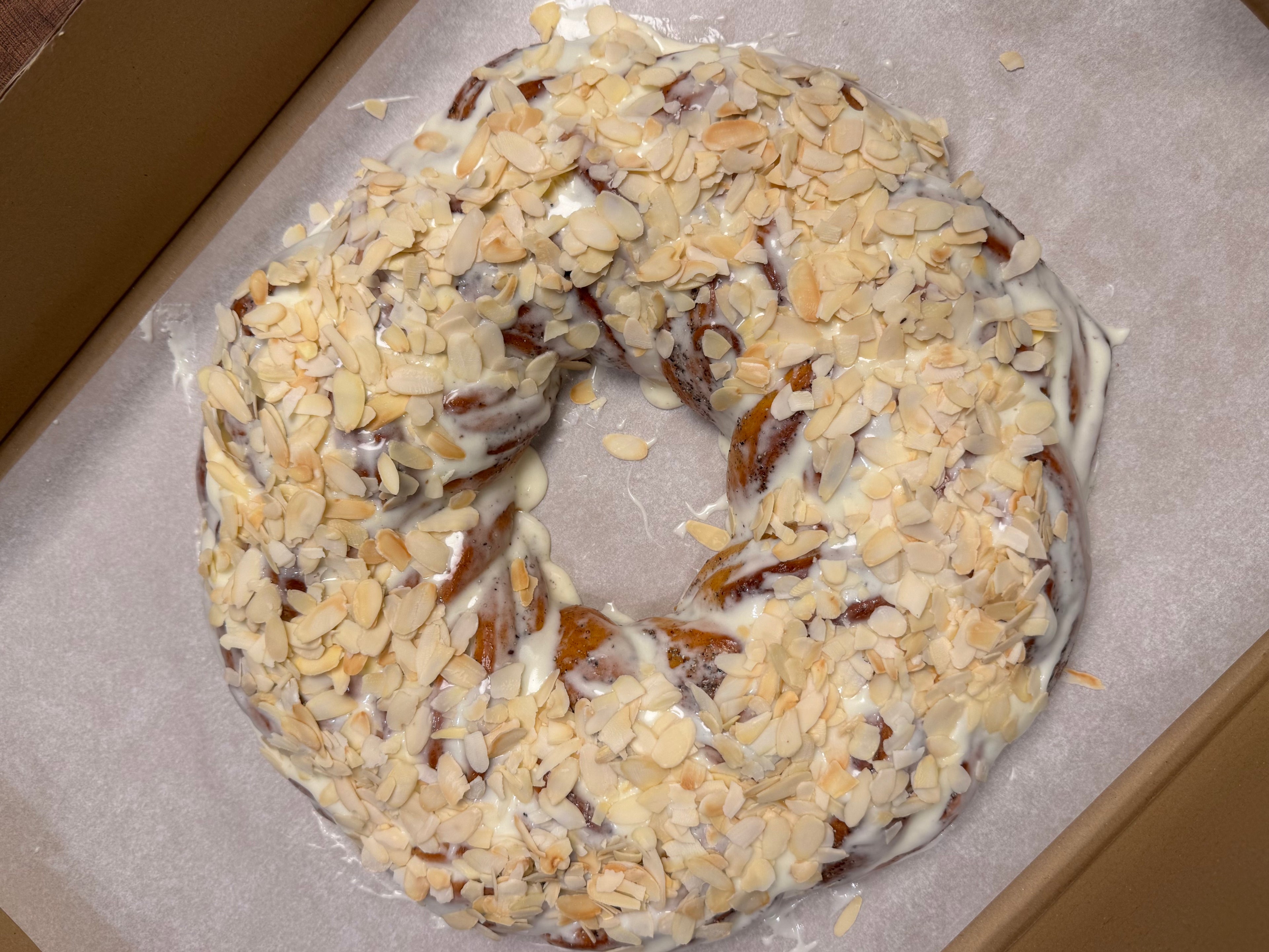 Kaneeli-toorjuustukringel