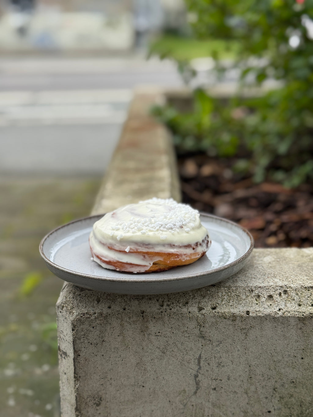 Kaneelisaiake toorjuustuglasuuriga